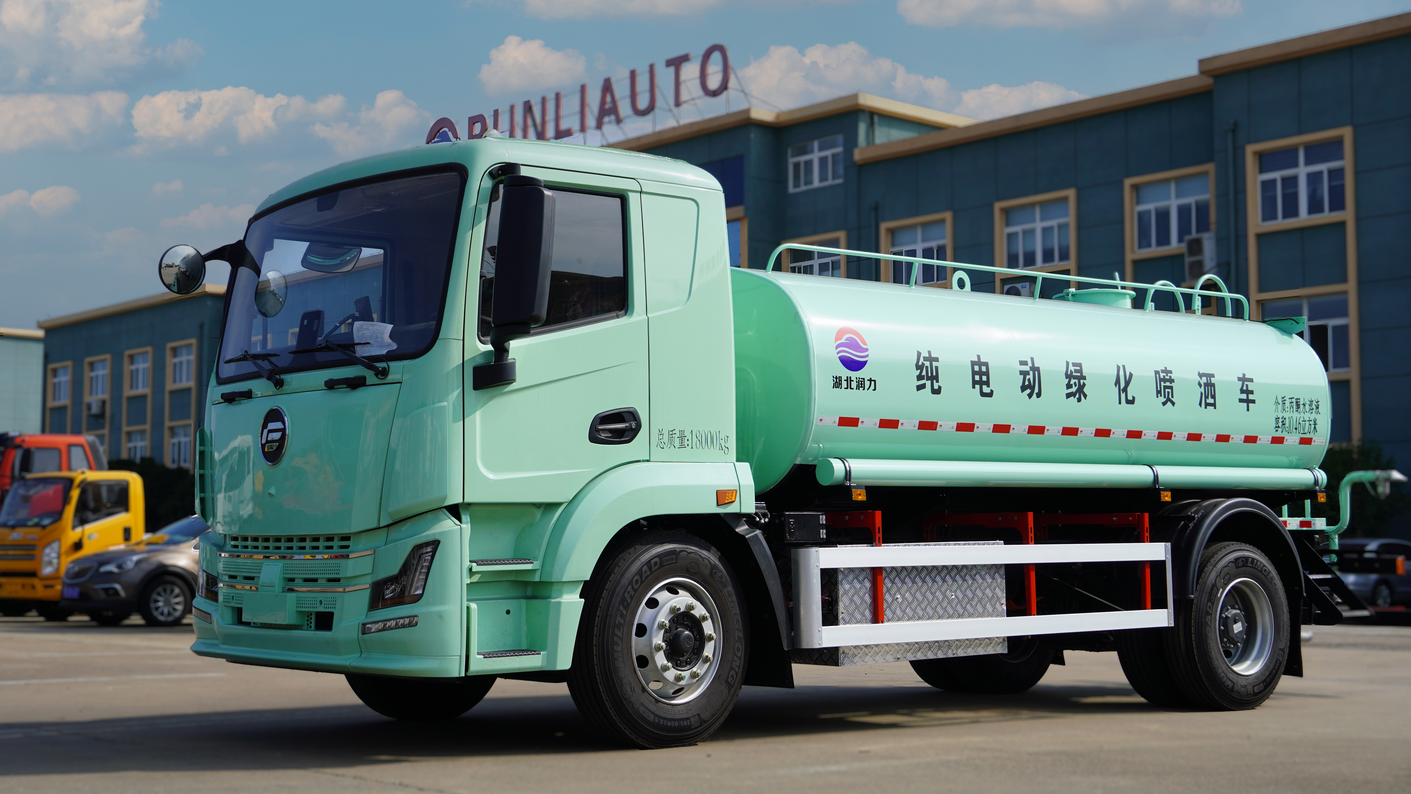 湖北潤力星辰純電動綠化噴灑車隆重上市——開啟綠色環衛新時代